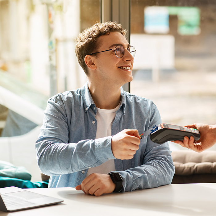 011-26-StudentCreditCardsPage700x7001
