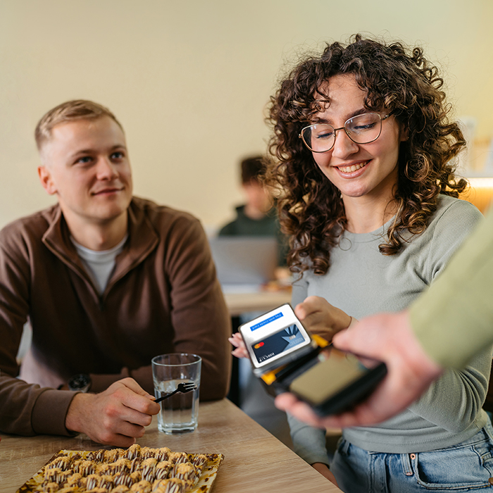 011-26-StudentCreditCardsPage700x7002